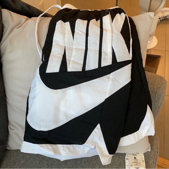 Nike shorts size M - Picture 3 of 5